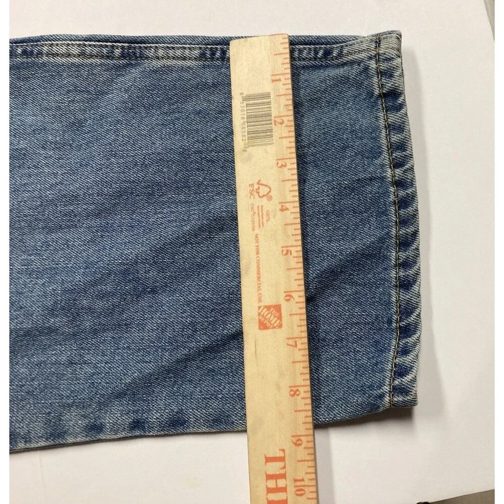 Levi’s Men’s Relaxed Fit Straight Medium Wash Blue Denim Cotton Jeans 5-Pocket